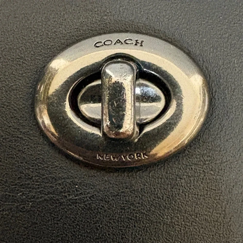 Coach Dinky Crossbody Bag Black Glovetanned Leather Turnlock Gunmetal